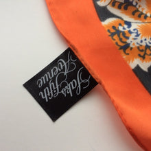 Charger l&#39;image dans la galerie, Saks Fifth Avenue Orange Trim Floral Scarf